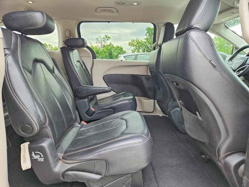2022 CHRYSLER PACIFICA TOURING L 11