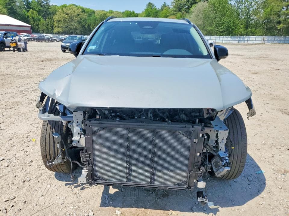 2026 VOLVO XC40 PLUS 5