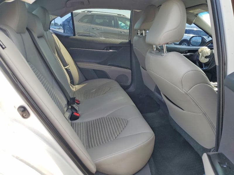 2018 TOYOTA CAMRY SE 10
