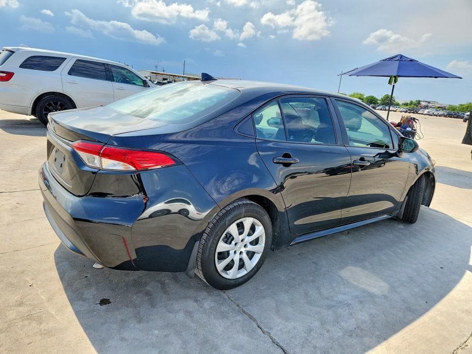 2021 TOYOTA COROLLA LE 3