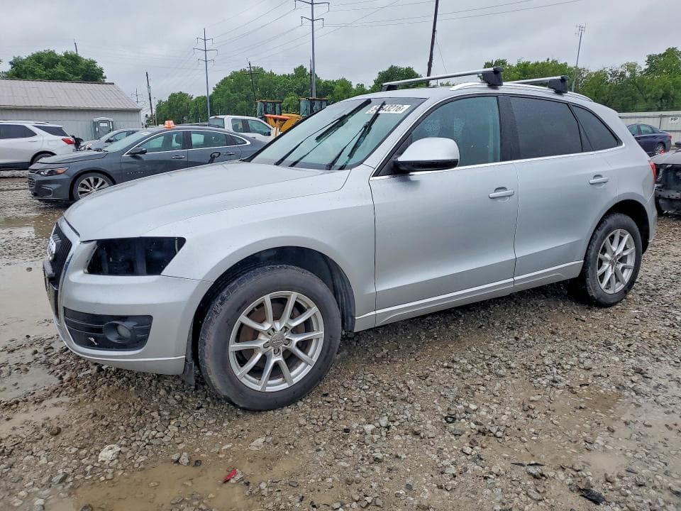 2010 AUDI Q5 - 1