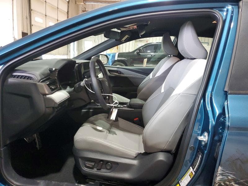2025 TOYOTA CAMRY SE 7