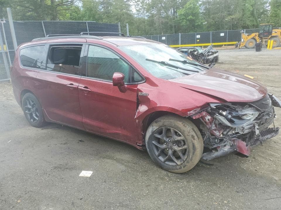 2019 CHRYSLER PACIFICA TOURING L 4