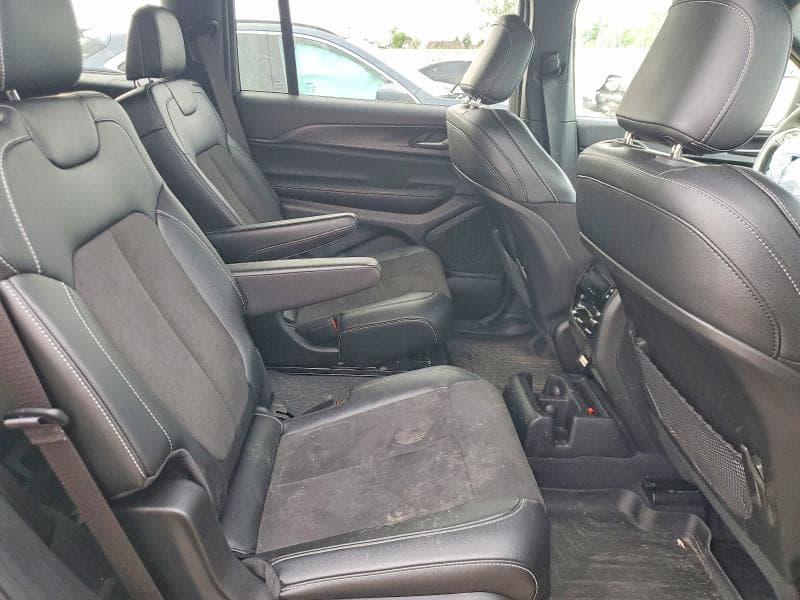 2024 JEEP GRAND CHEROKEE L LAREDO 11