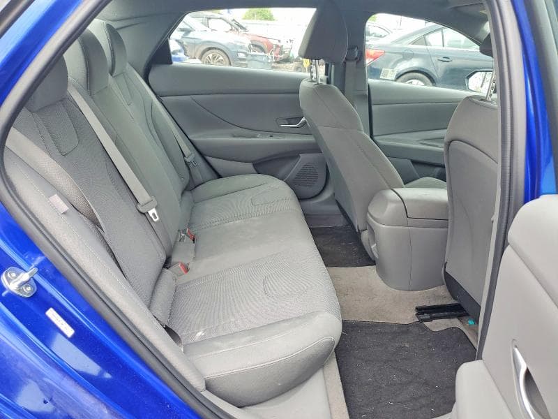 2024 HYUNDAI ELANTRA SE 10