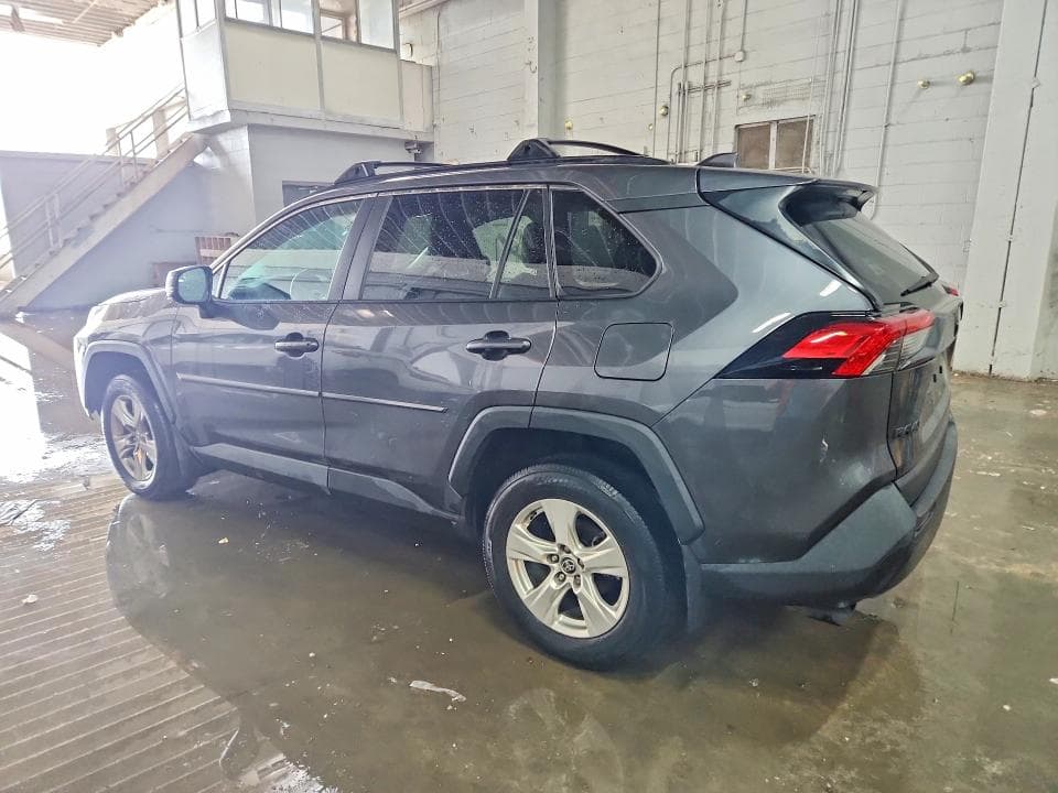 2023 TOYOTA RAV4 XLE 2