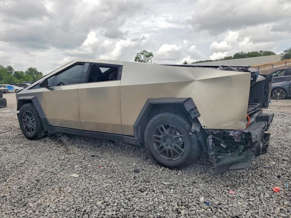 2025 TESLA CYBERTRUCK 2