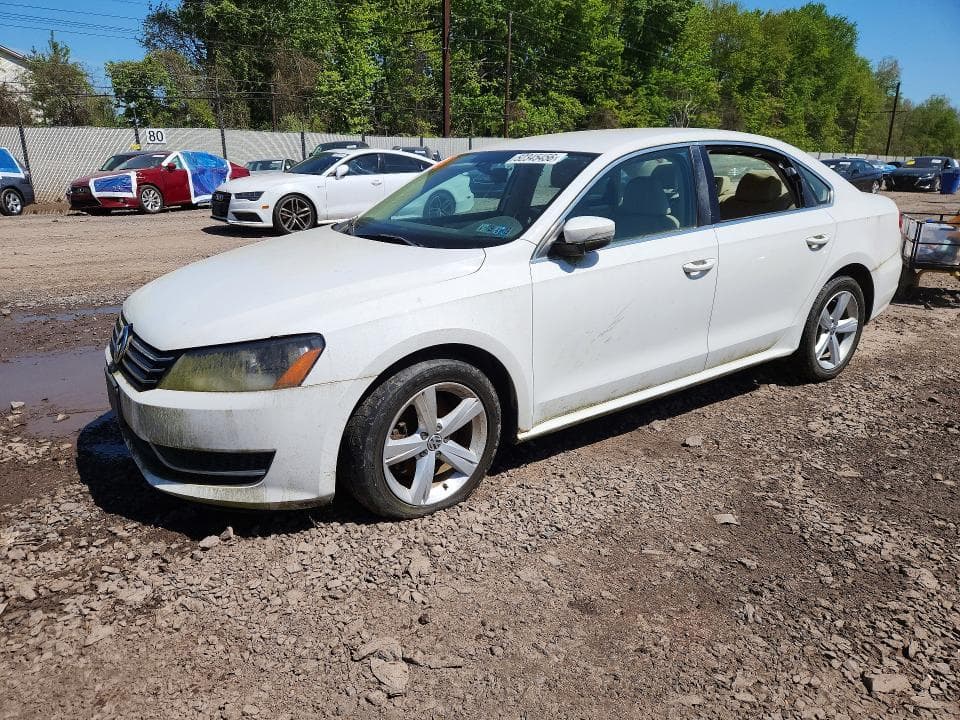 2013 VOLKSWAGEN PASSAT SE - 1