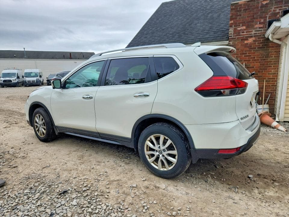 2017 NISSAN ROGUE SV 2