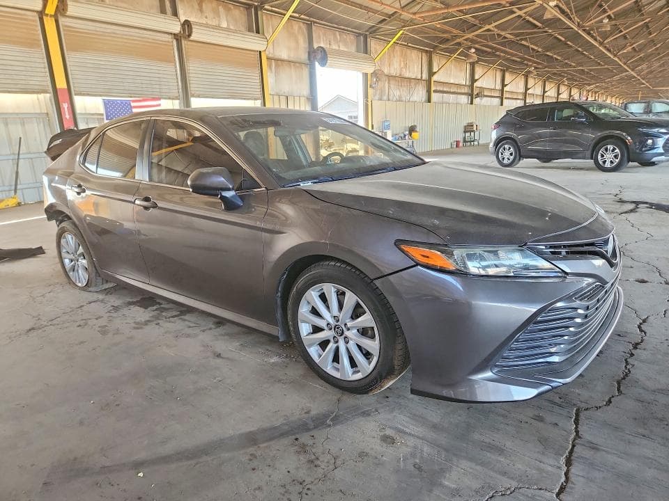 2019 TOYOTA CAMRY LE 4