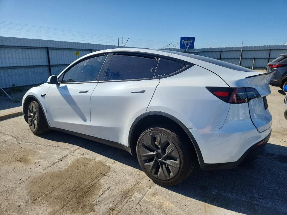2024 TESLA MODEL Y 2