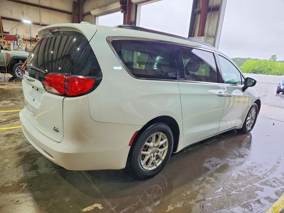 2020 CHRYSLER VOYAGER LXI 3