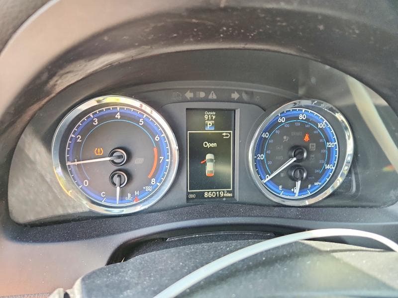2018 TOYOTA COROLLA SE 9