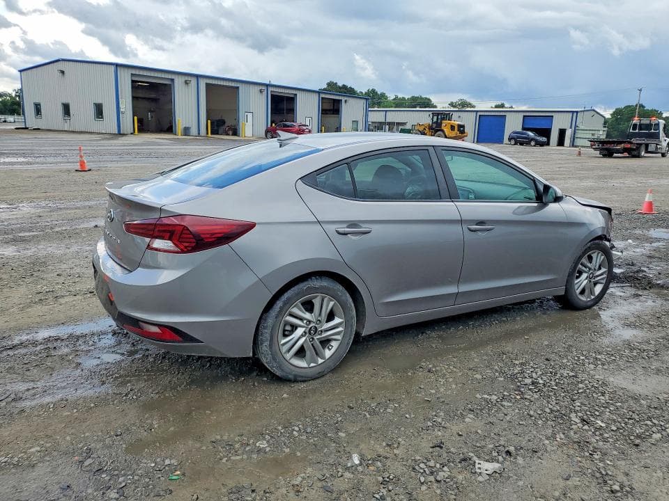 2020 HYUNDAI ELANTRA SEL 3