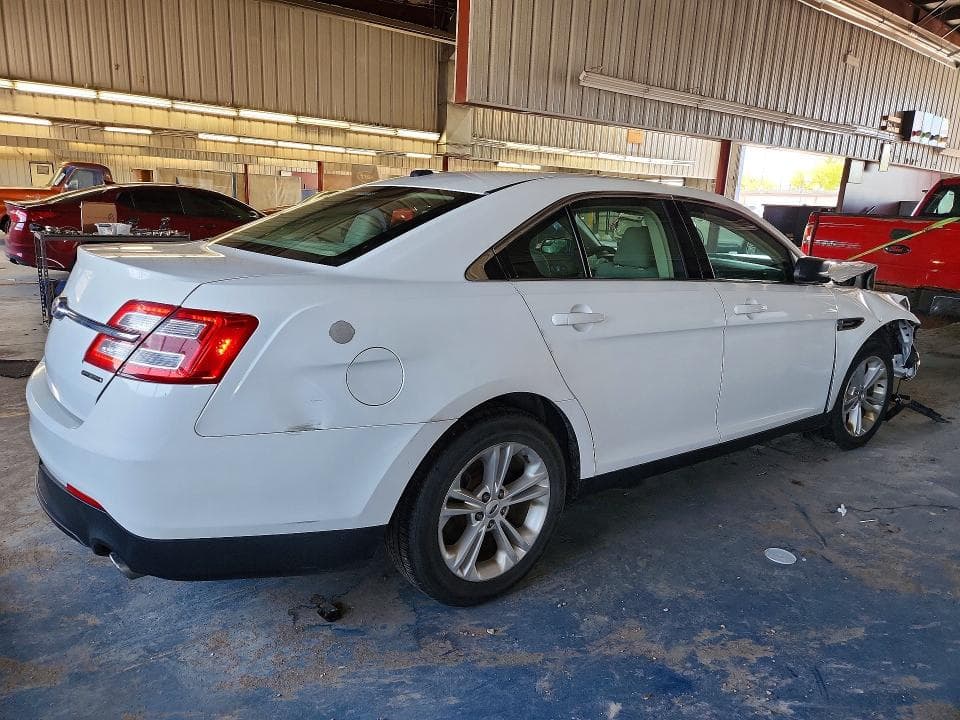 2017 FORD TAURUS SE 3
