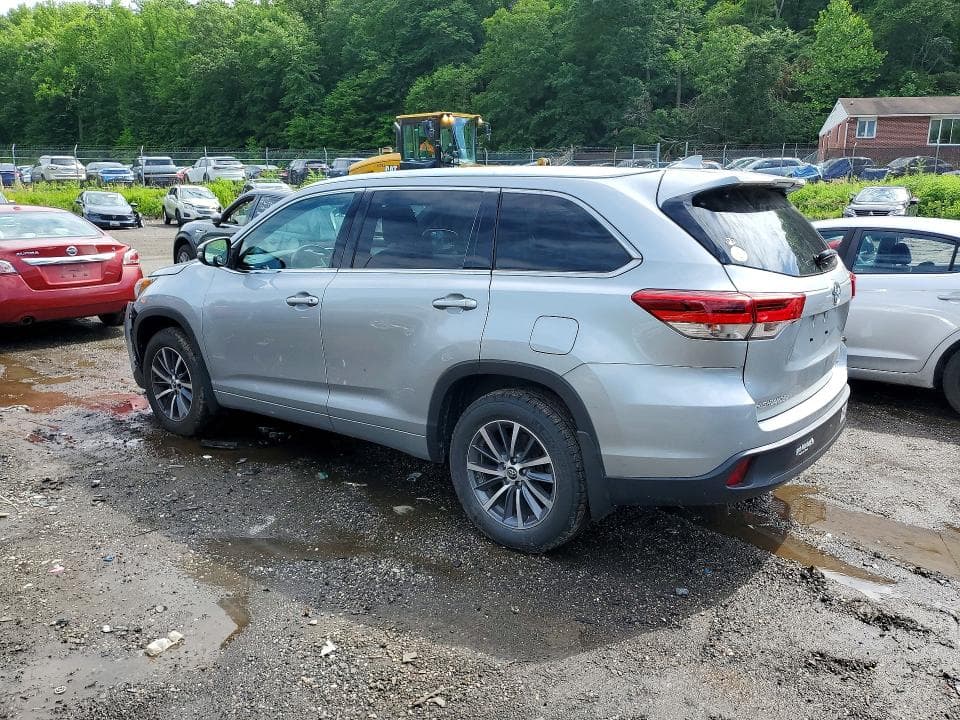 2018 TOYOTA HIGHLANDER XLE 2