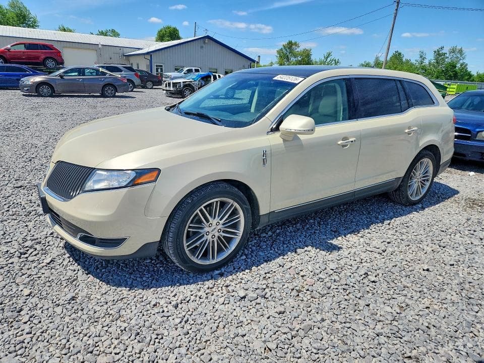 2014 LINCOLN MKT - 1