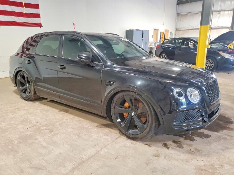 2019 BENTLEY BENTAYGA 4