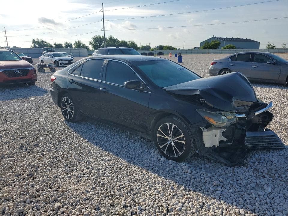 2017 TOYOTA CAMRY LE 4