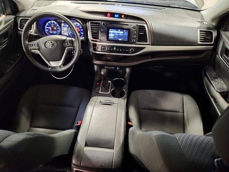 2019 TOYOTA HIGHLANDER LE 8