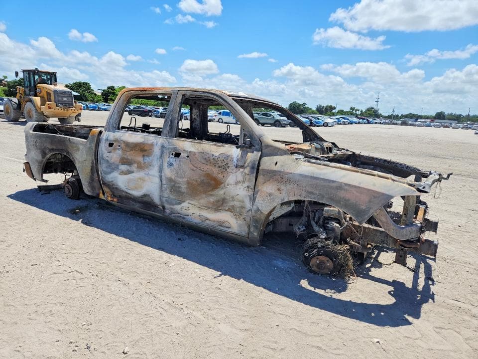 2021 RAM 1500 CLASSIC TRADESMAN 4
