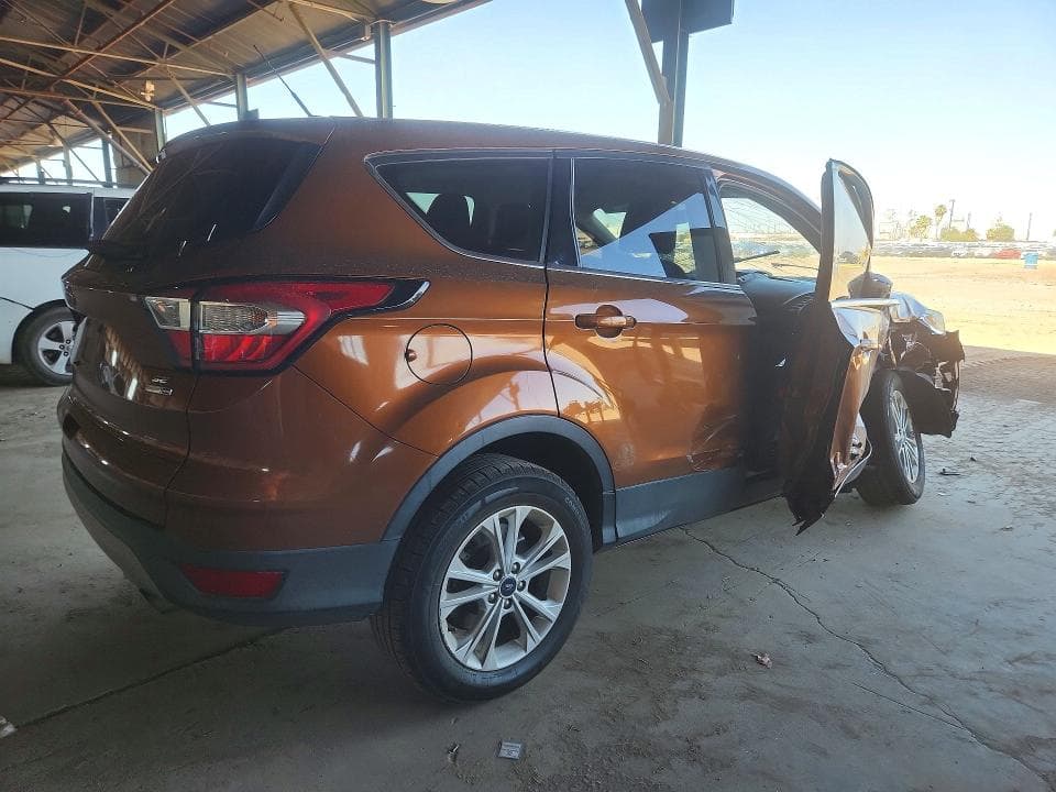 2017 FORD ESCAPE SE 3