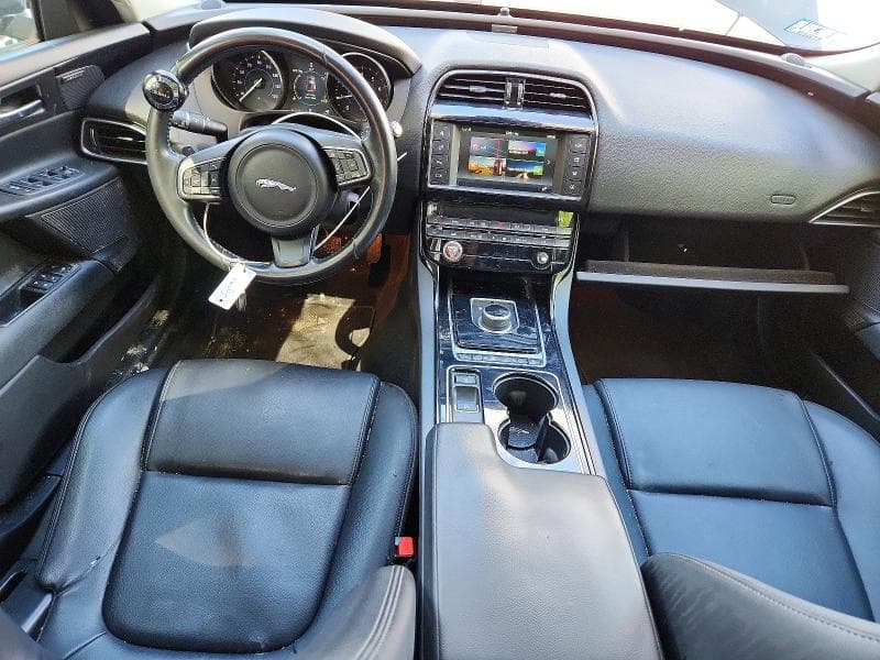 2017 JAGUAR XE PREMIUM 8