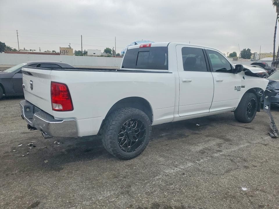 2019 RAM 1500 CLASSIC SLT 3