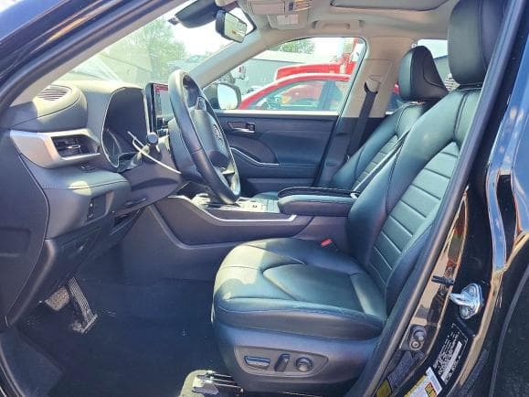 2022 TOYOTA HIGHLANDER XLE 7