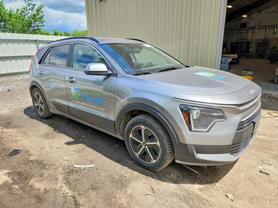 2023 KIA NIRO LX 4