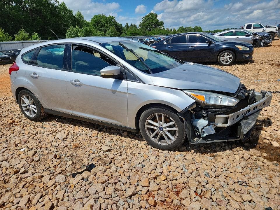 2017 FORD FOCUS SE 4