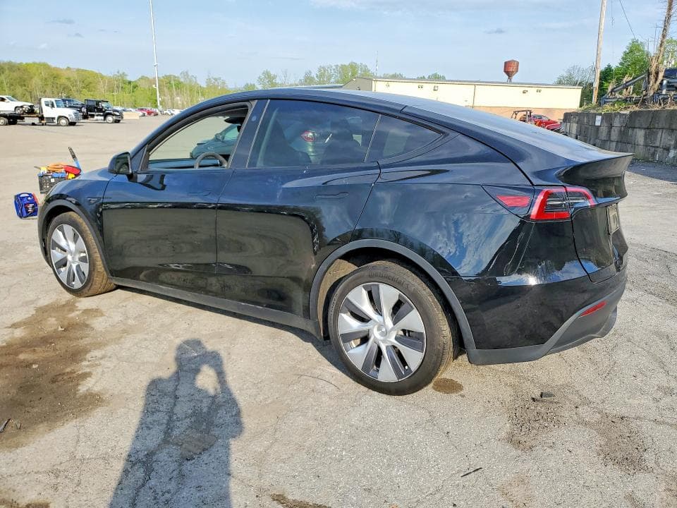 2024 TESLA MODEL Y 2