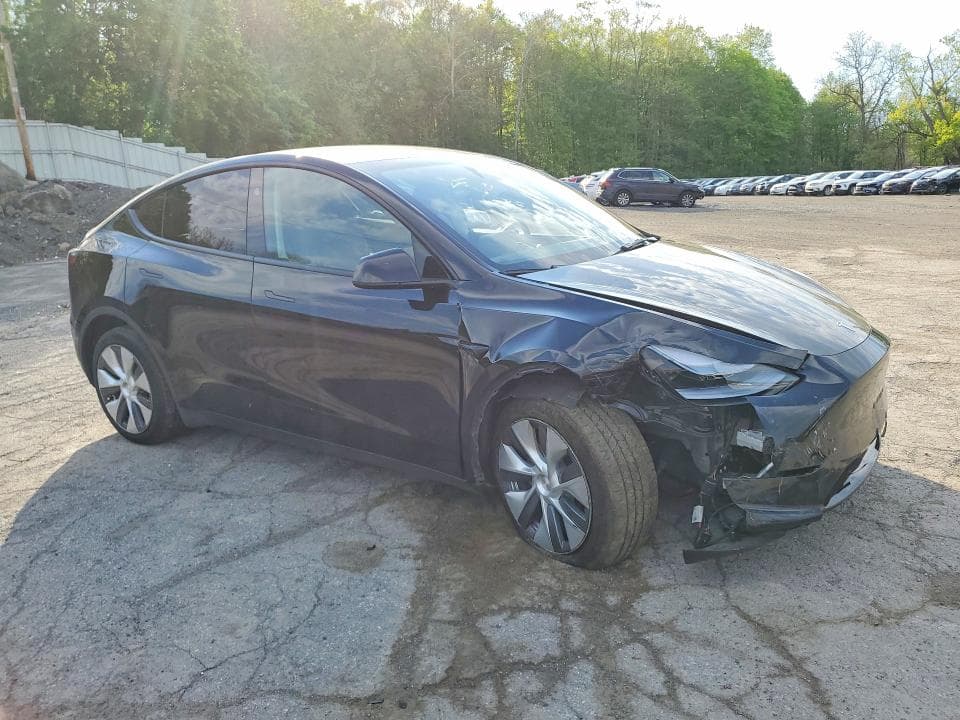 2024 TESLA MODEL Y 4
