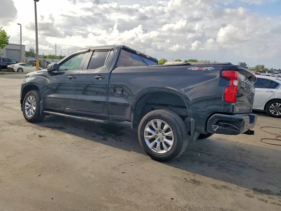 2021 CHEVROLET SILVERADO K1500 CUSTOM 2