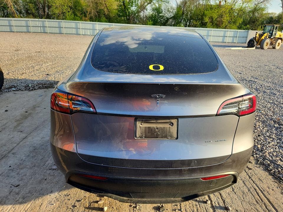 2024 TESLA MODEL Y 6
