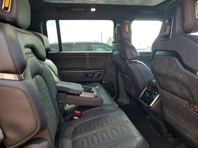 2024 RIVIAN R1S ADVENTURE 22