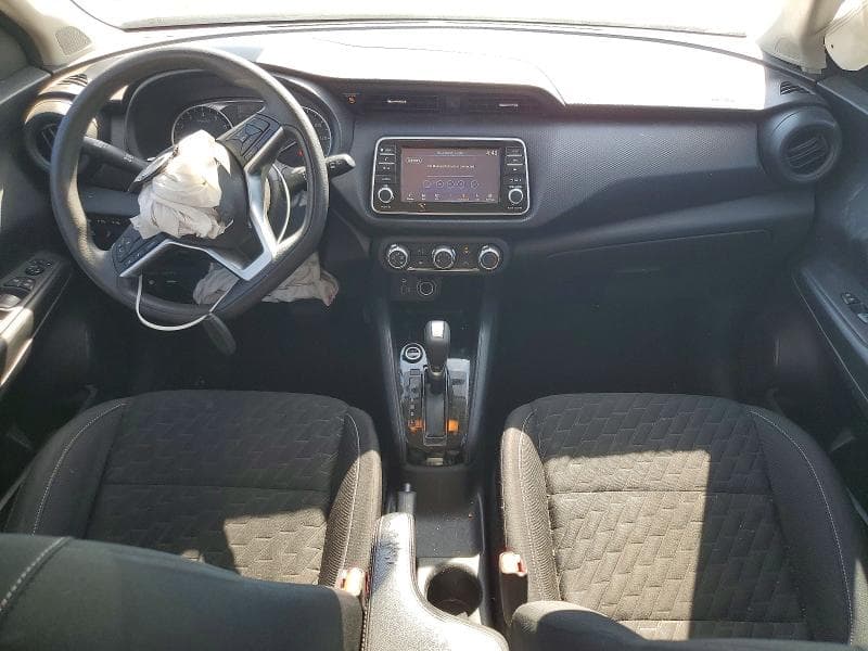 2022 NISSAN KICKS S 8