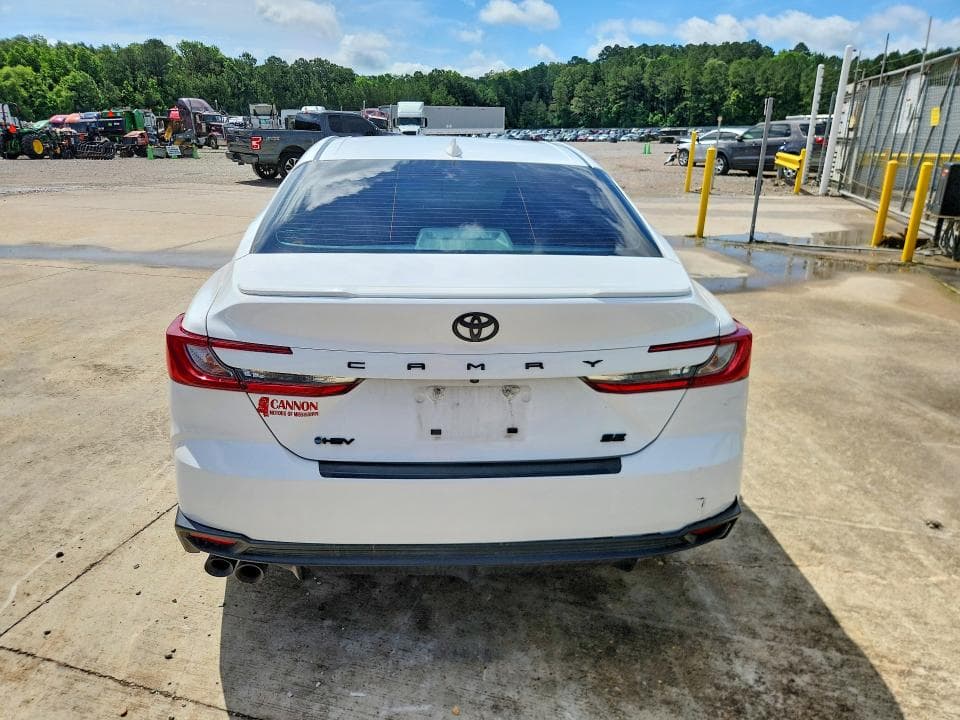 2025 TOYOTA CAMRY SE 6