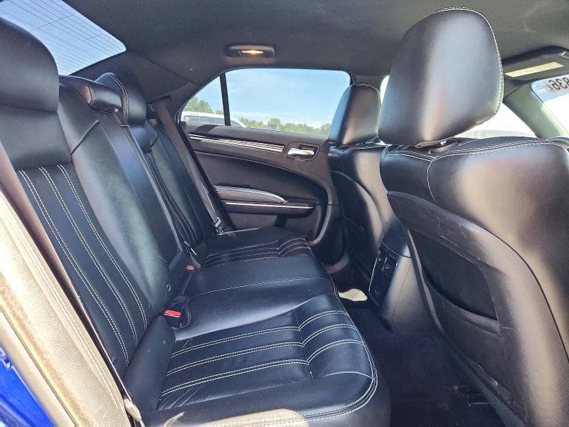 2019 CHRYSLER 300 S 10