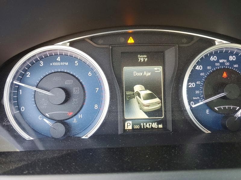 2017 TOYOTA CAMRY XLE 9
