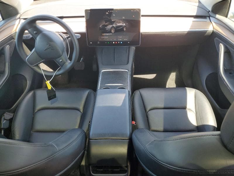 2024 TESLA MODEL Y 8