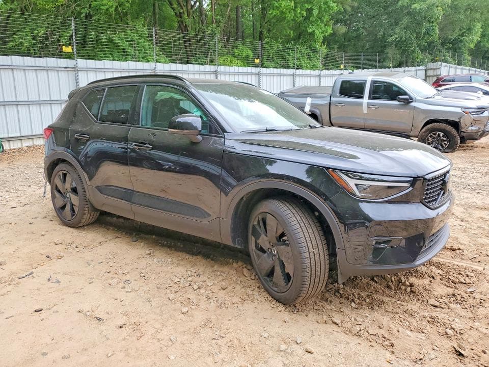 2026 VOLVO XC40 ULTRA 4