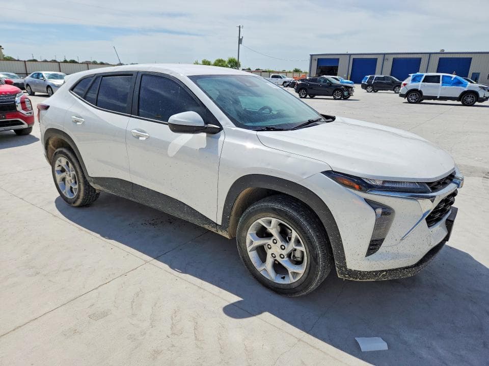 2025 CHEVROLET TRAX LS 4