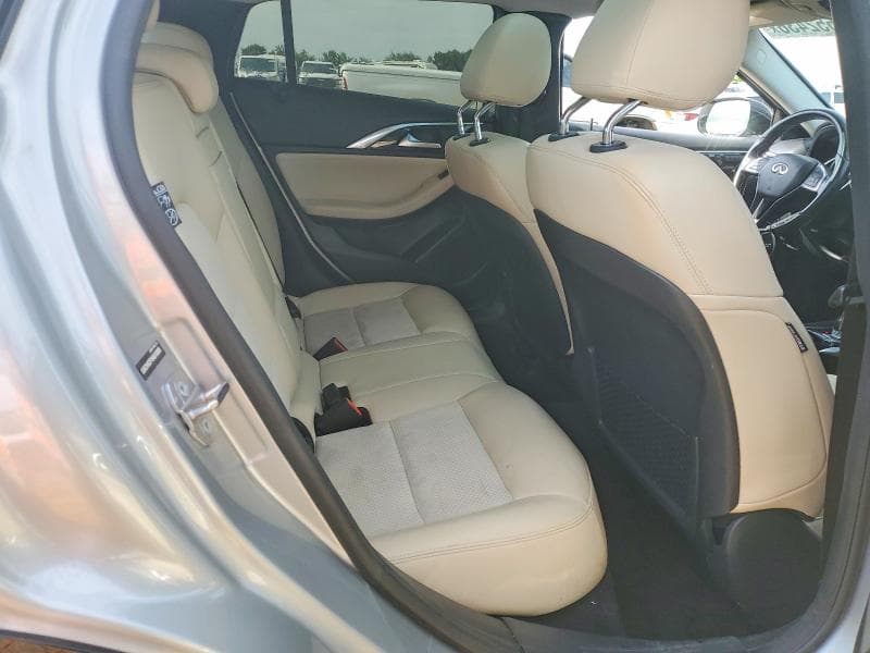 2019 INFINITI QX30 LUXE 10