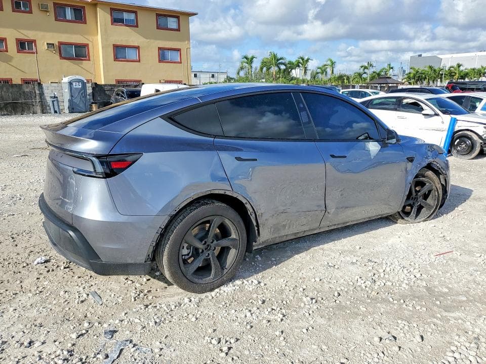 2026 TESLA MODEL Y 3