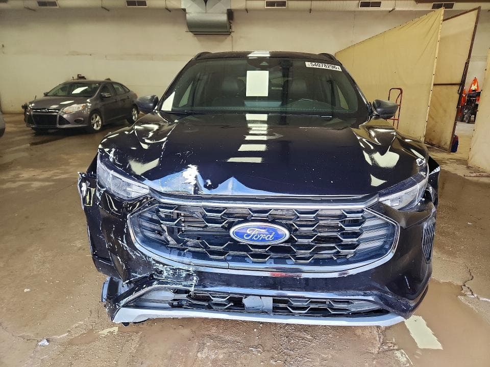 2023 FORD ESCAPE ST LINE 5
