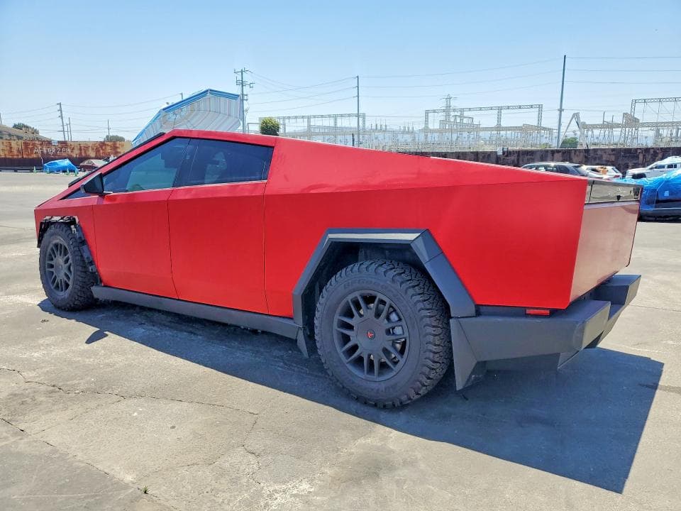 2024 TESLA CYBERTRUCK 2