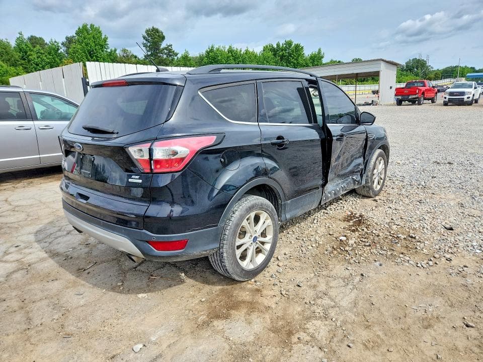 2017 FORD ESCAPE SE 3