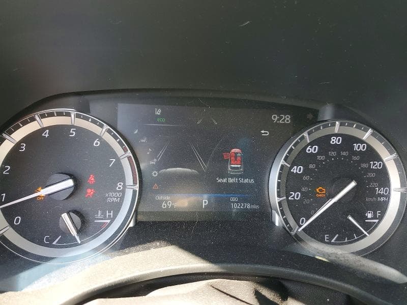 2022 TOYOTA HIGHLANDER XLE 9