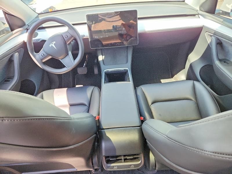 2024 TESLA MODEL Y 8